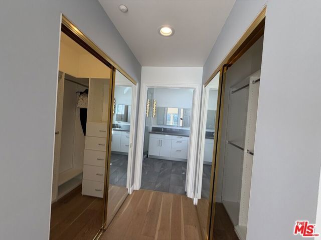 1247 Barry Avenue 401, Los Angeles, CA 90025