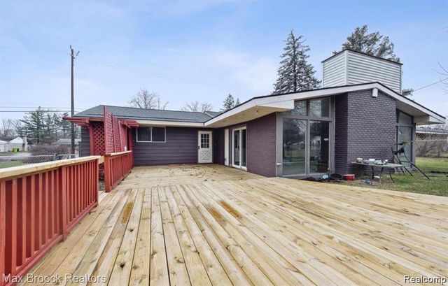 40960 W 10 Mile Road, Novi, MI 48375