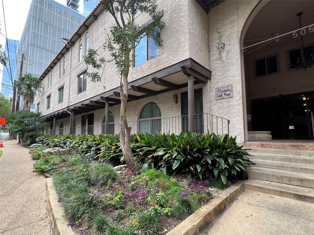 505 W 7th ST 114, Austin, TX 78701