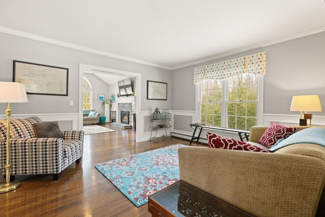 22 Flyaway Pond Dr, Easton, MA 02356