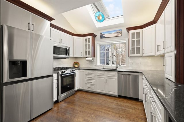 22 Flyaway Pond Dr, Easton, MA 02356