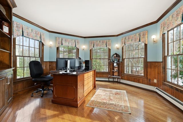 22 Flyaway Pond Dr, Easton, MA 02356