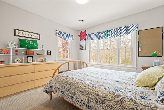 22 Flyaway Pond Dr, Easton, MA 02356