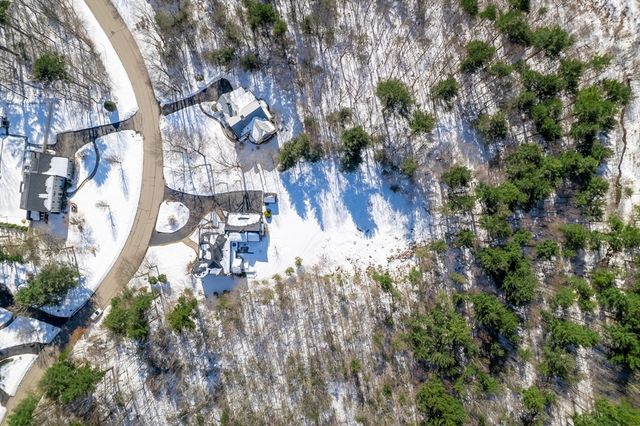 22 Flyaway Pond Dr, Easton, MA 02356