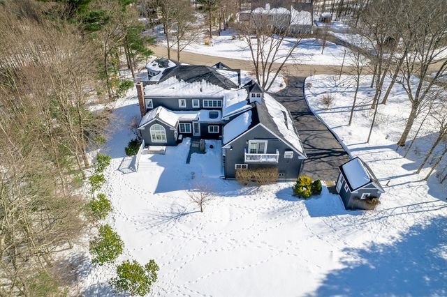 22 Flyaway Pond Dr, Easton, MA 02356