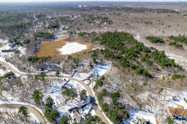 22 Flyaway Pond Dr, Easton, MA 02356