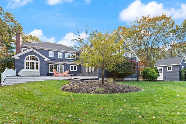 22 Flyaway Pond Dr, Easton, MA 02356