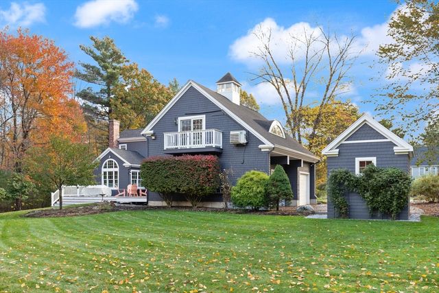 22 Flyaway Pond Dr, Easton, MA 02356