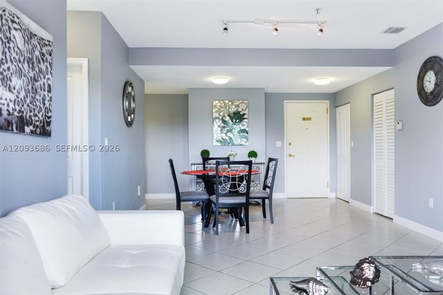 2280 SW 32nd Ave 213, Miami, FL 33145