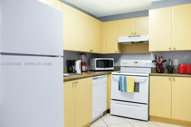 2280 SW 32nd Ave 213, Miami, FL 33145