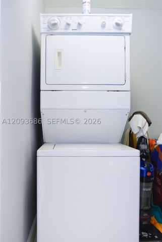 2280 SW 32nd Ave 213, Miami, FL 33145