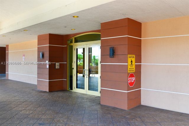 2280 SW 32nd Ave 213, Miami, FL 33145