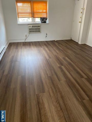 235 Mary 1, Hackensack, NJ 07601