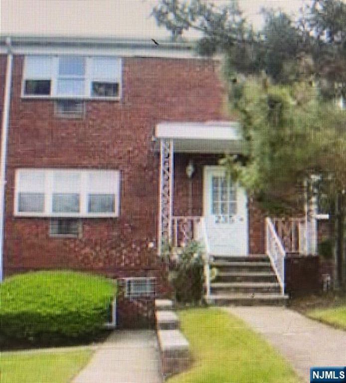 235 Mary 1, Hackensack, NJ 07601