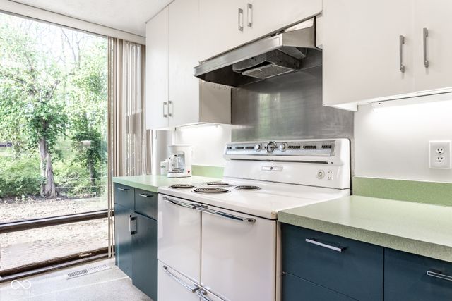 4554 Chatham Place, Indianapolis, IN 46226