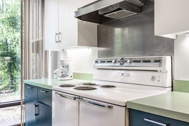 4554 Chatham Place, Indianapolis, IN 46226