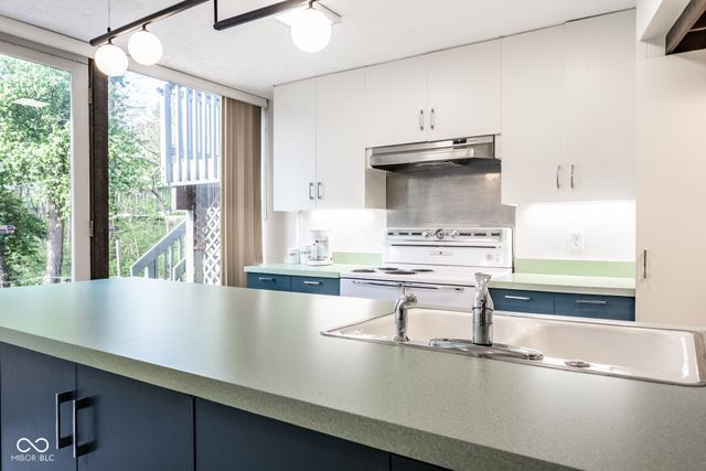 4554 Chatham Place, Indianapolis, IN 46226