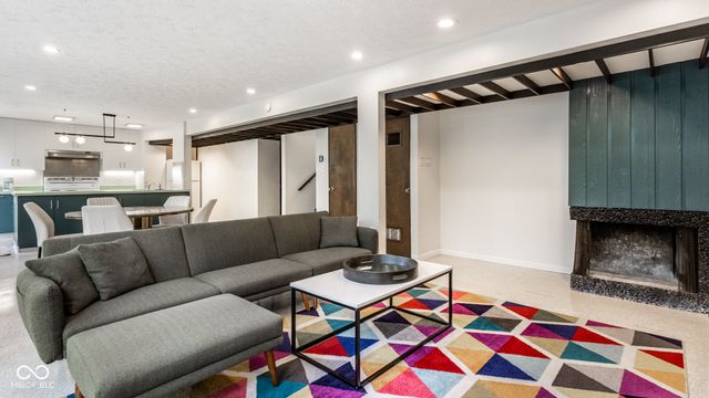 4554 Chatham Place, Indianapolis, IN 46226