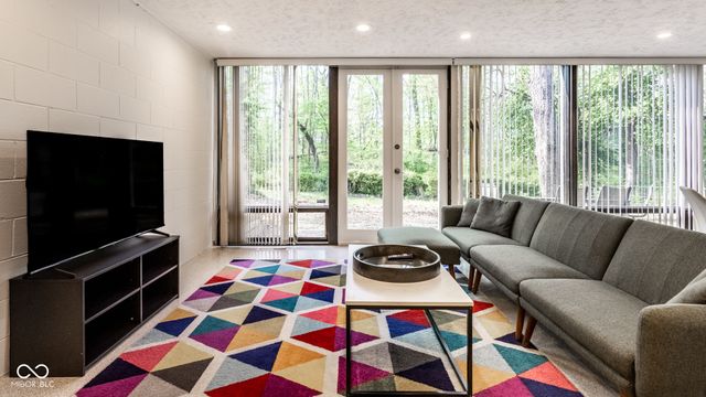 4554 Chatham Place, Indianapolis, IN 46226