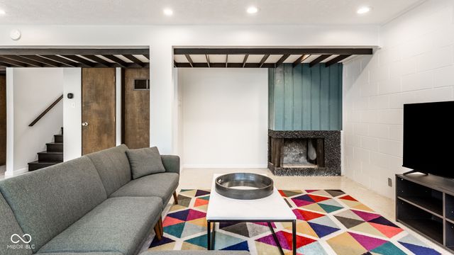 4554 Chatham Place, Indianapolis, IN 46226