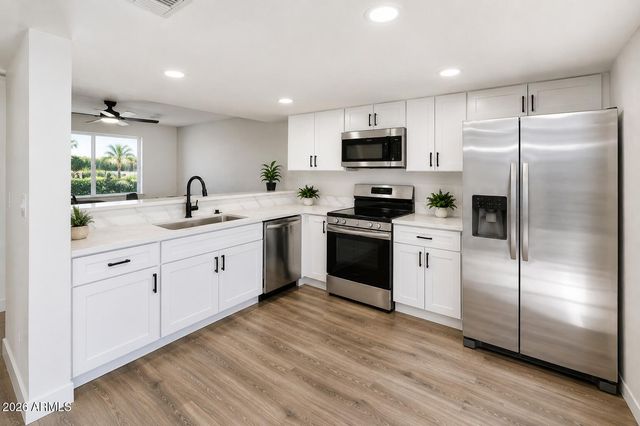19601 N 7 th Streets N 1093, Phoenix, AZ 85024
