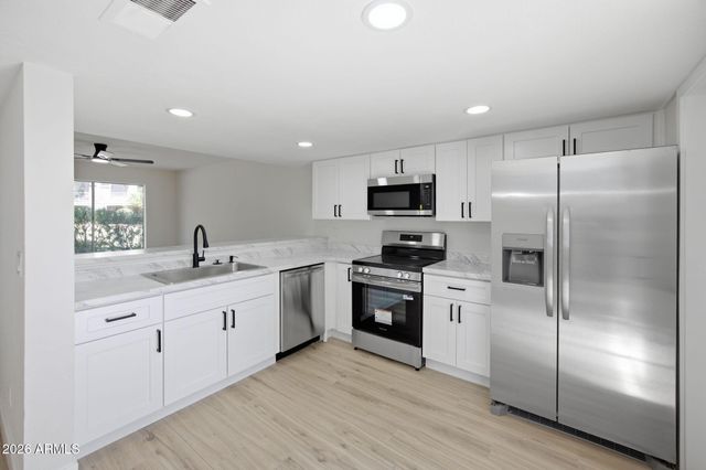 19601 N 7 th Streets N 1093, Phoenix, AZ 85024