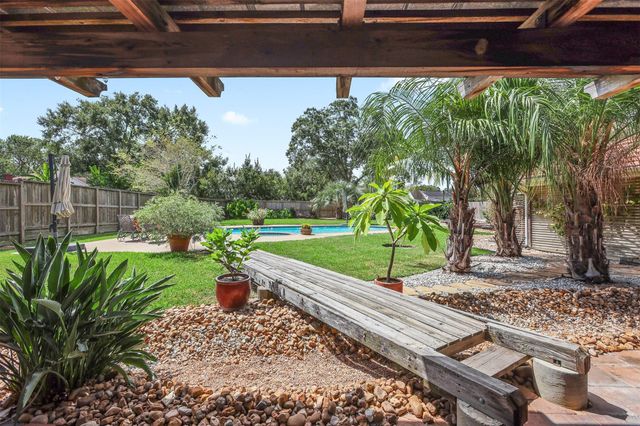 18614 Point Lookout Drive, Houston, TX 77058
