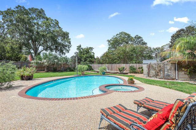18614 Point Lookout Drive, Houston, TX 77058