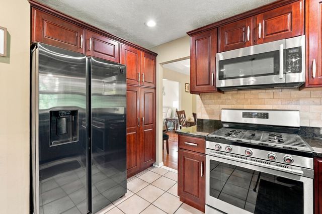 259 Congress St, Milford, MA 01757