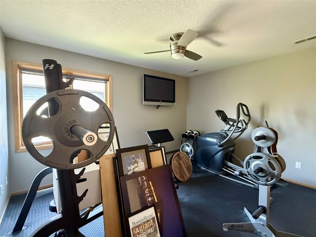 4476 NW 167th Street, Clive, IA 50325