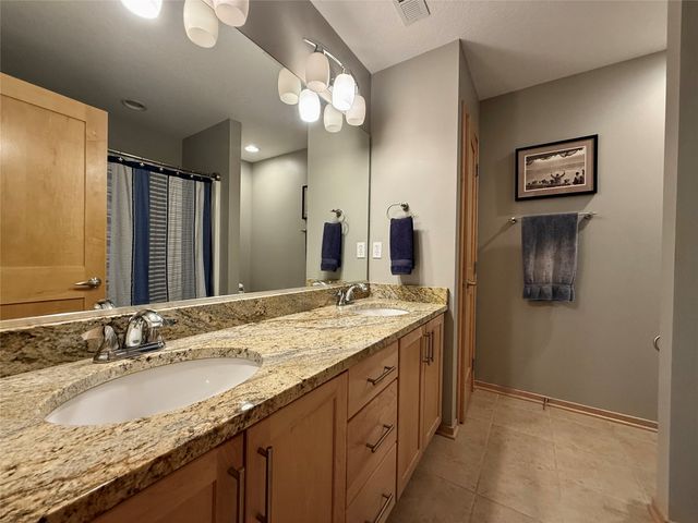 4476 NW 167th Street, Clive, IA 50325