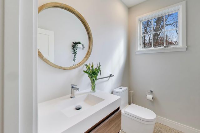 424 Dreamwold Way, Michiana Shores, IN 46360