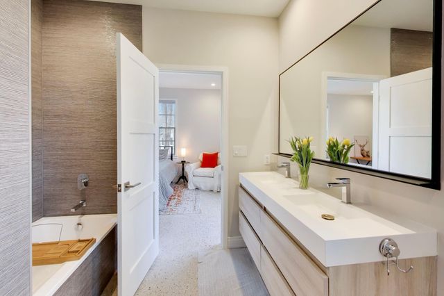 424 Dreamwold Way, Michiana Shores, IN 46360