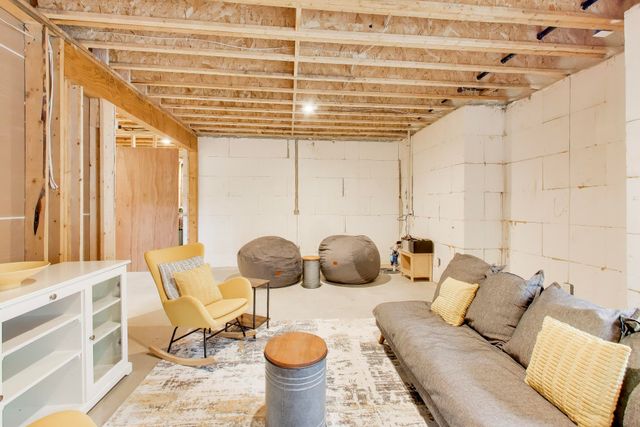 424 Dreamwold Way, Michiana Shores, IN 46360