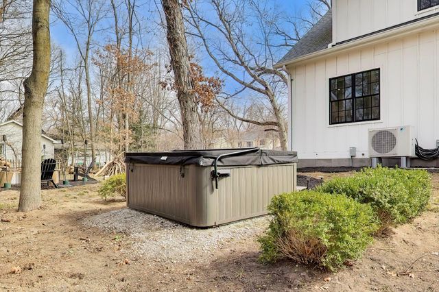 424 Dreamwold Way, Michiana Shores, IN 46360