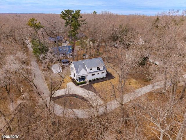 424 Dreamwold Way, Michiana Shores, IN 46360