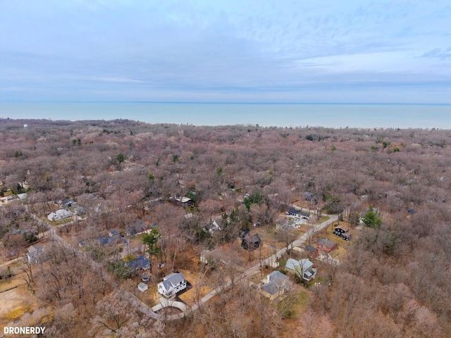 424 Dreamwold Way, Michiana Shores, IN 46360