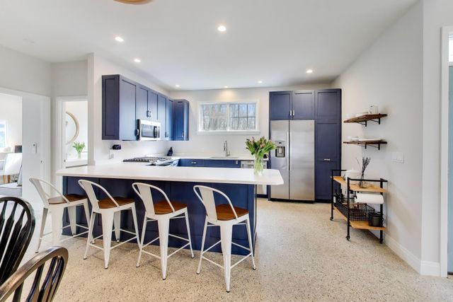 424 Dreamwold Way, Michiana Shores, IN 46360