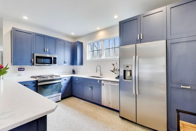 424 Dreamwold Way, Michiana Shores, IN 46360