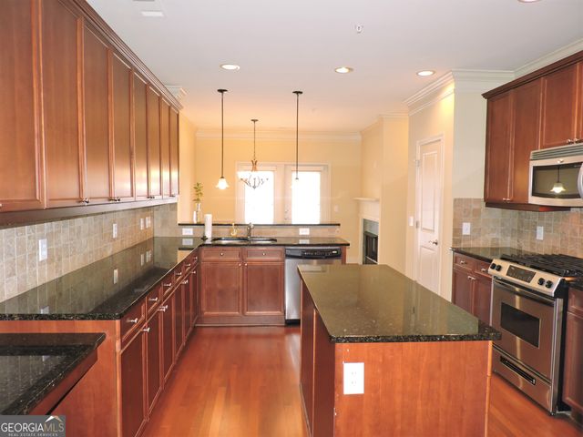322 Perimeter Walk, Dunwoody, GA 30338