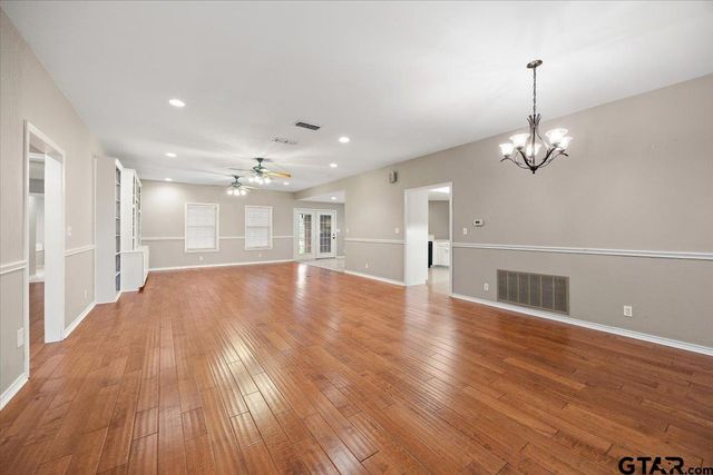 142 Parrish St, Rusk, TX 75785