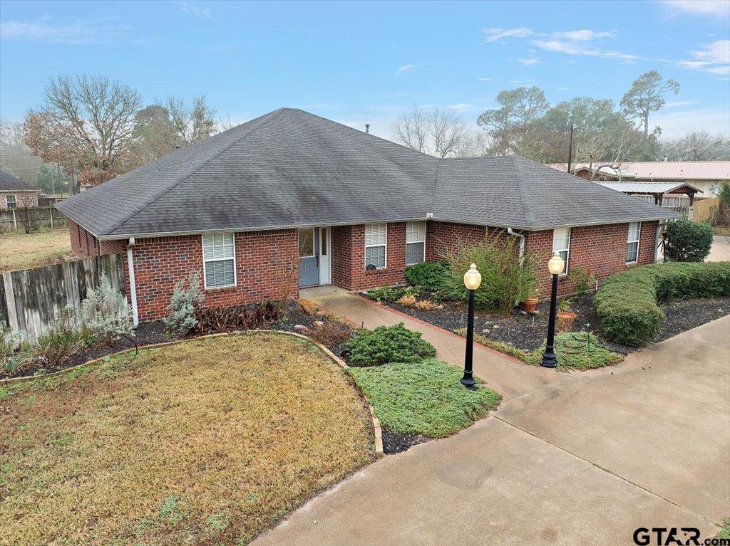 142 Parrish St, Rusk, TX 75785