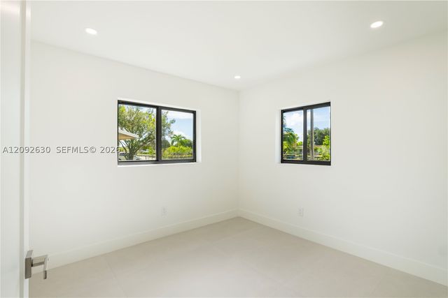 3355 NW 180th St, Miami Gardens, FL 33056