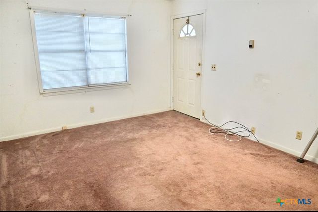 141 Jackson, Elgin, TX 78621