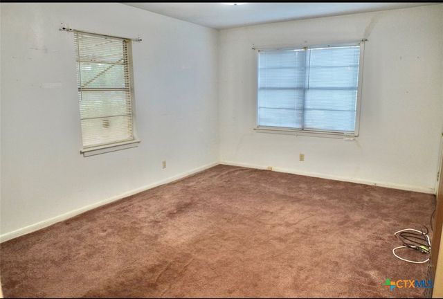 141 Jackson, Elgin, TX 78621