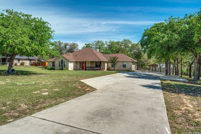 217 Hunters Dawn, La Vernia, TX 78121