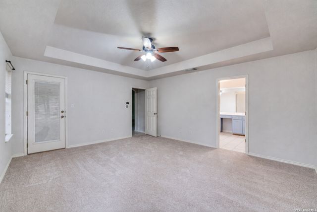 217 Hunters Dawn, La Vernia, TX 78121