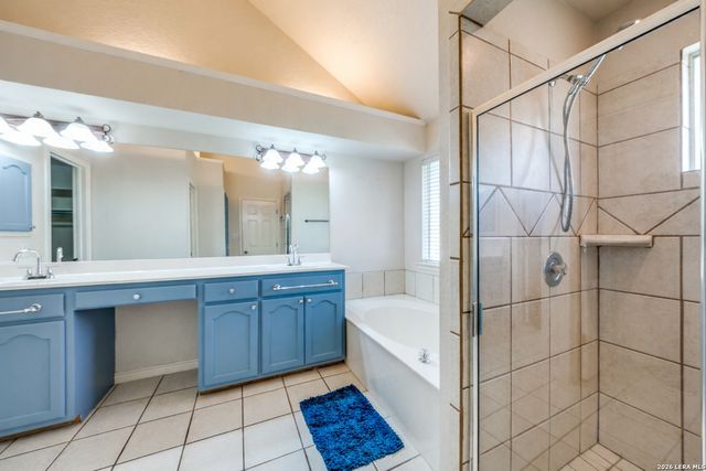 217 Hunters Dawn, La Vernia, TX 78121