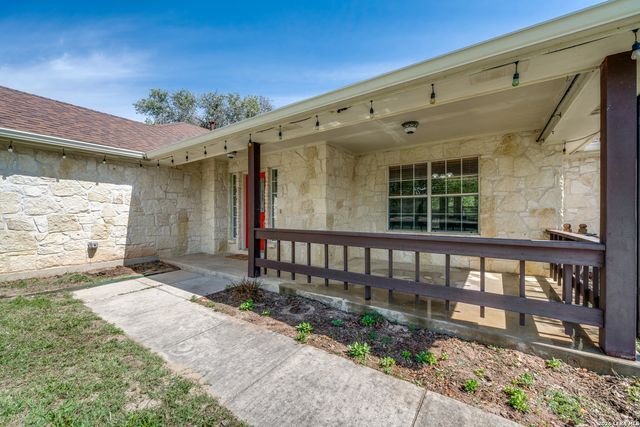 217 Hunters Dawn, La Vernia, TX 78121