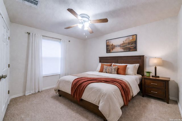 217 Hunters Dawn, La Vernia, TX 78121